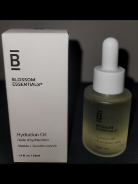 Blossom Essentials Hydration Oil NIB (PRICE FIRM)